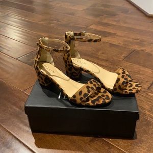 Cheers print heels with strap